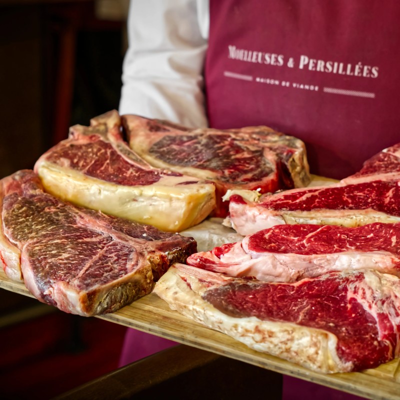 Vous cherchez où manger une bonne entrecôte à Saint Raphael ? Découvrez notre restaurant de viande et ses grillades, considéré comme le meilleur steakhouse selon les avis clients.