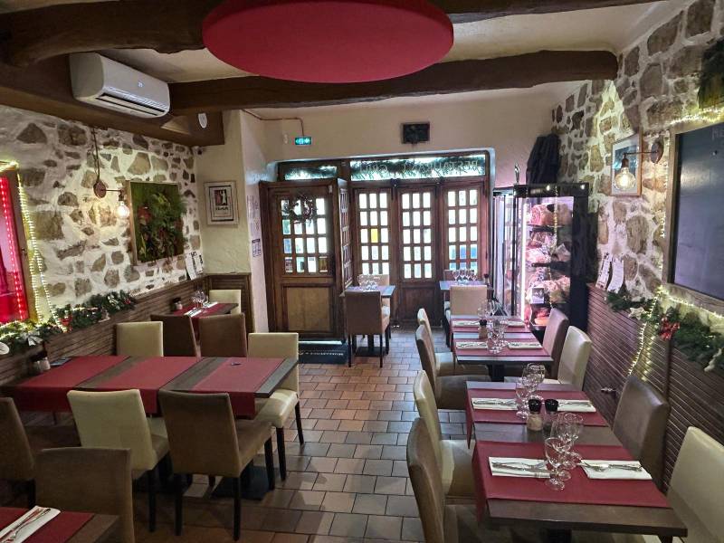 Vous cherchez où manger une excellente viande maturée à Saint-Raphaël 83700 dans le Var. ? Découvrez notre menu, nos grillades et les avis de notre restaurant